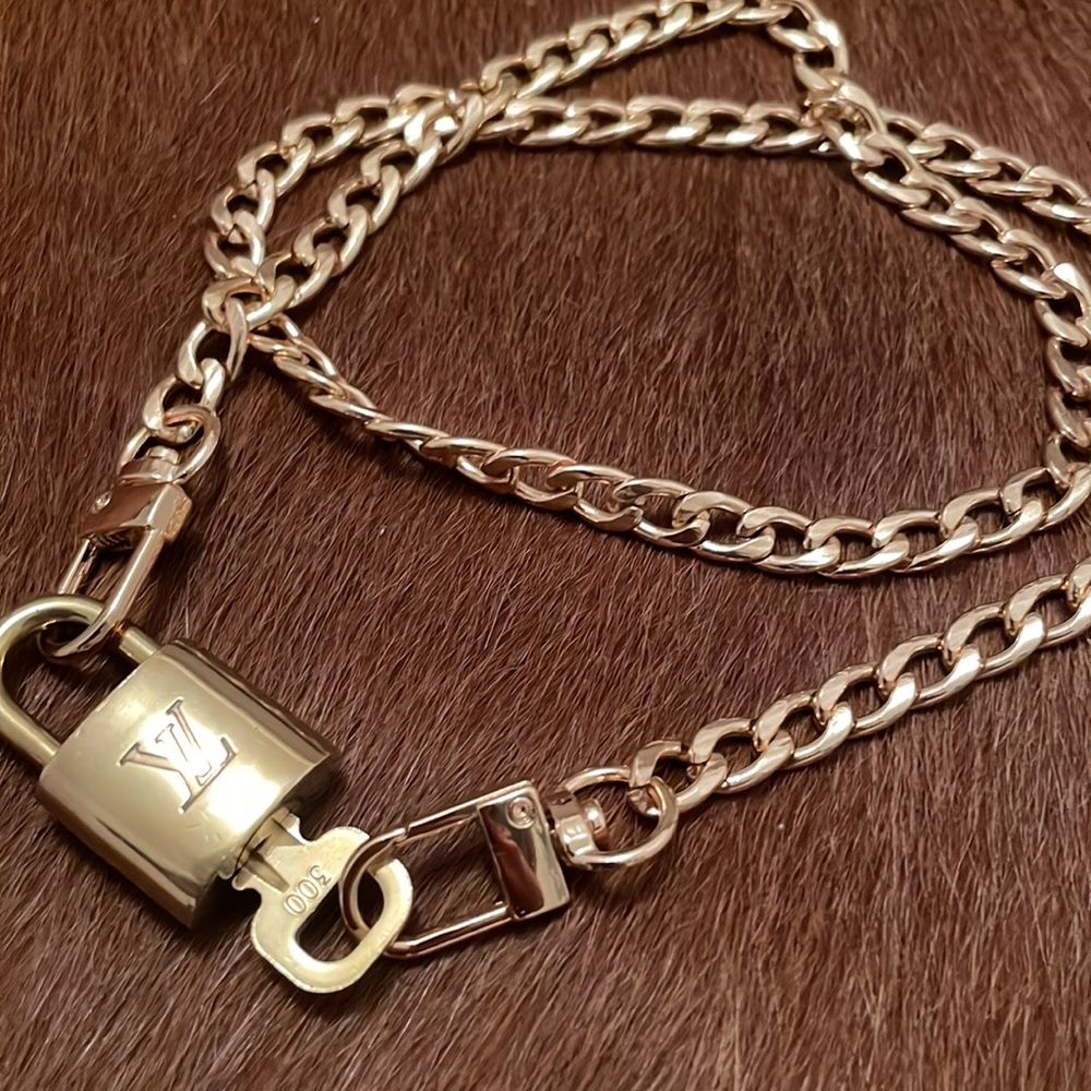 #300 Louis Vuitton, Lock & Key with a non-branded chain